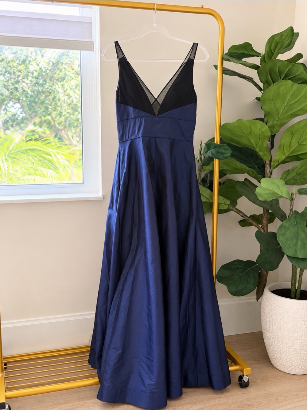 Aidan Mattox Navy Blue High Low Formal Gown Size 10 Mesh V Neck Evening Dress - Picture 3 of 3